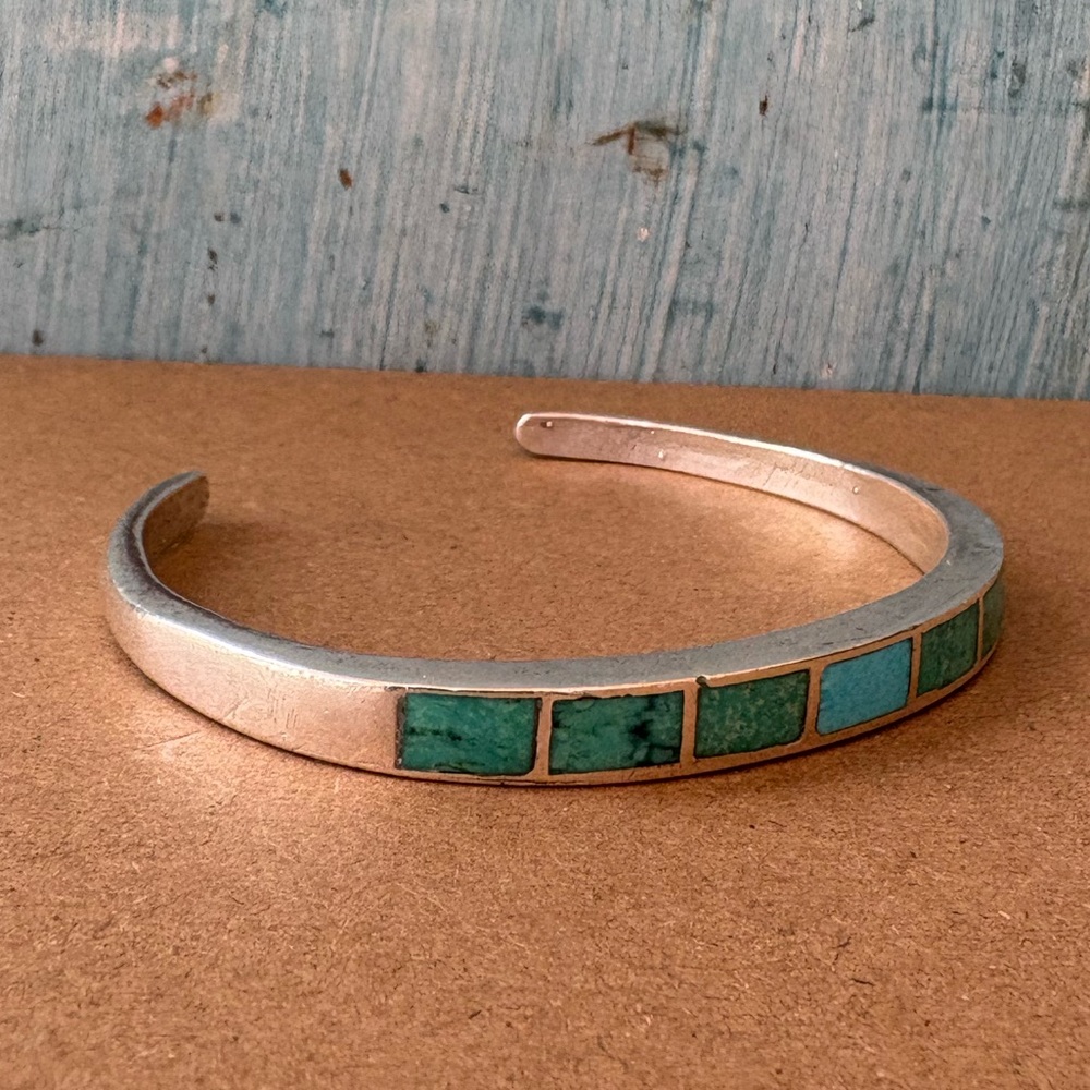 Old Navajo Turquoise Inlay Coin Silver Cuff Bracelet - Green Blue - Picture 7 of 15